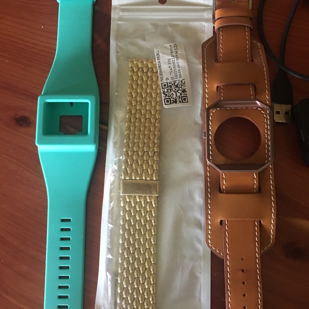 🏃🏻‍♀️FitBit Blaze Bundle 💪🏼 LIKE NEW!! 🏃🏻‍♀️ - Picture 6 of 6